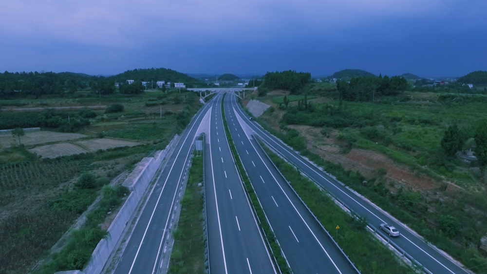 绕城南段路面_副本.jpg